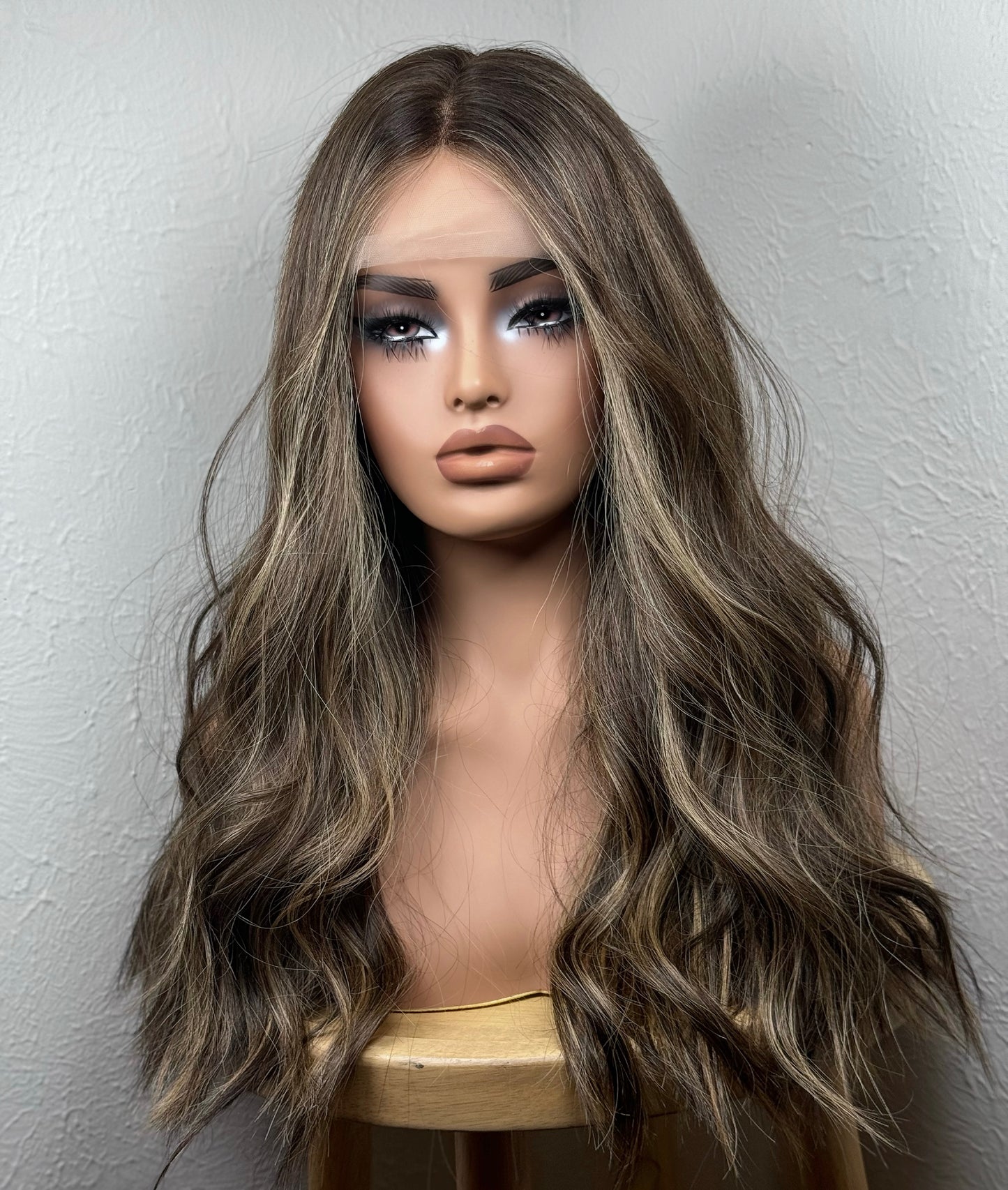 meg flow lace top wig s/m